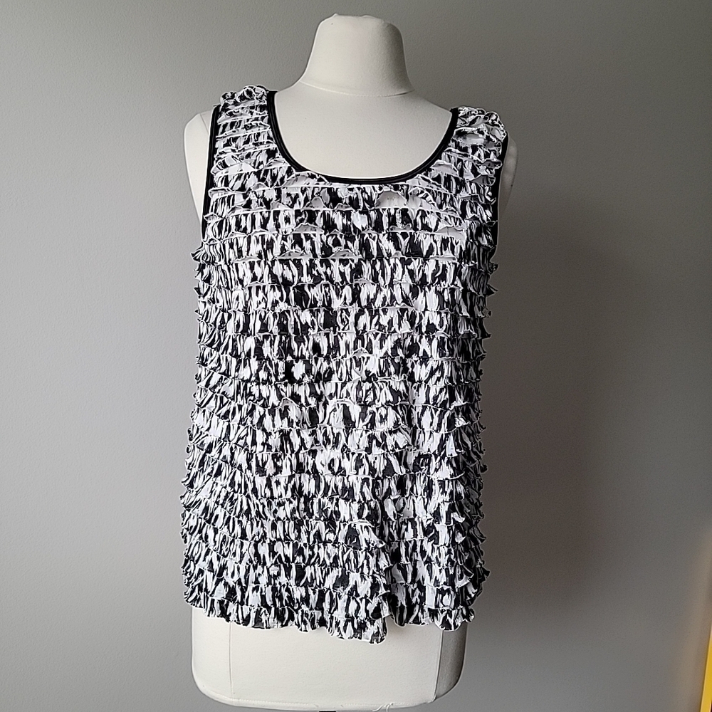 Cocomo black + white ruffle tank top with cut-out detail Size PL